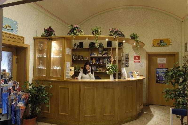 פראג Hostel Junior מראה חיצוני תמונה